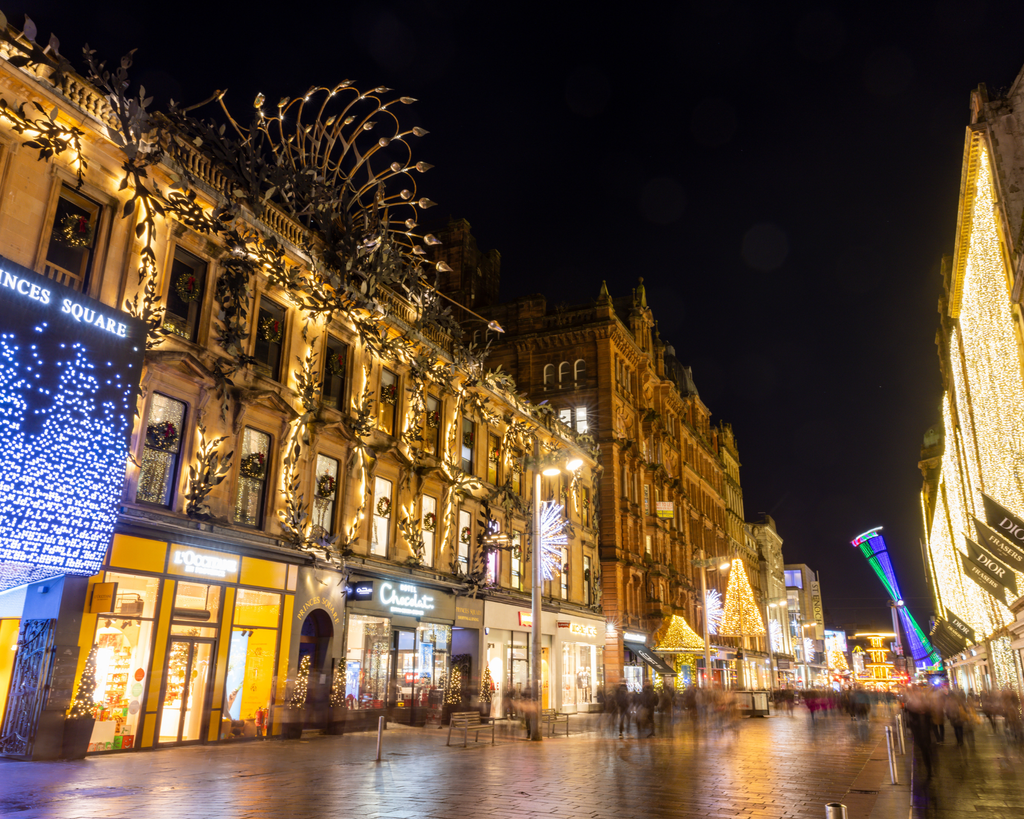 Roundabout’s Christmas Helpers: Baby Gear Hire for Family Visits in Glasgow