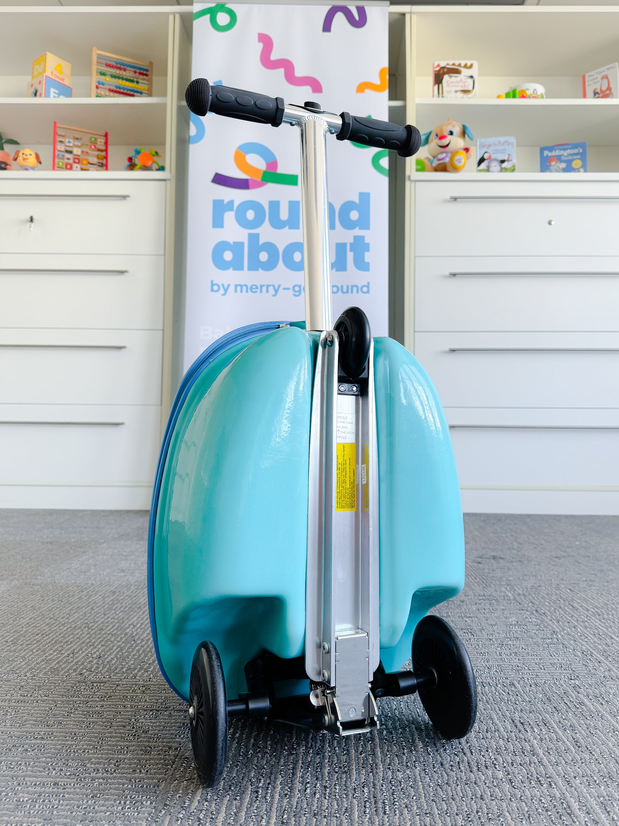 FLYTE folding scooter suitcase for children, hard shell, on wheels, 2 in 1, 18 inches, 25 liters capacity, Darwin the Dino FLYTE folding scooter suitcase for children, hard shell, on wheels, 2 in 1, 18 inches, 25 liters capacity, Darwin the Dino